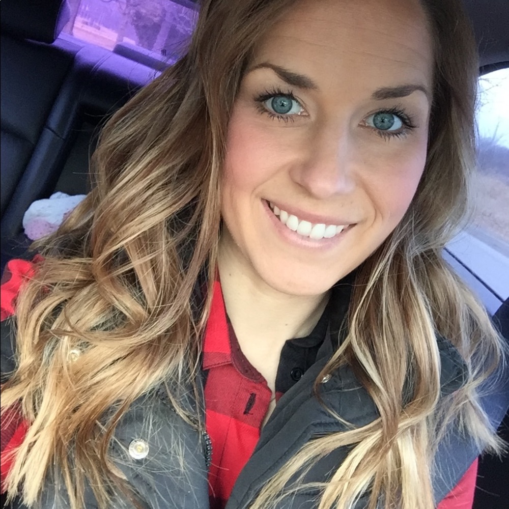 Meet your Posher, Whitney